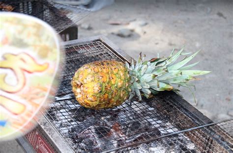 バーベキュー パイナップル 丸焼き|BBQに！パイナップル焼き♪ by あみみっき 【クックパッド】 簡。